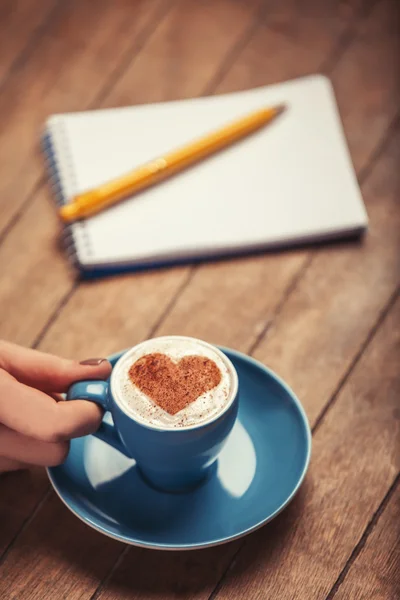 Taza de café con forma de corazón — Foto de Stock