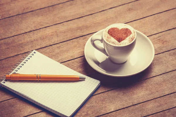 Cup of coffee with shape heart — Stock Photo, Image