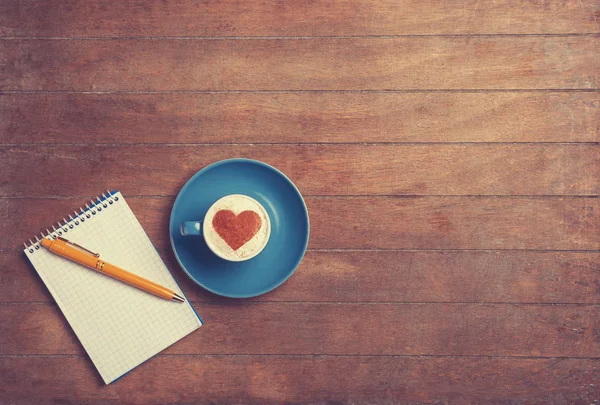 Cup of coffee with shape heart — Stock Photo, Image