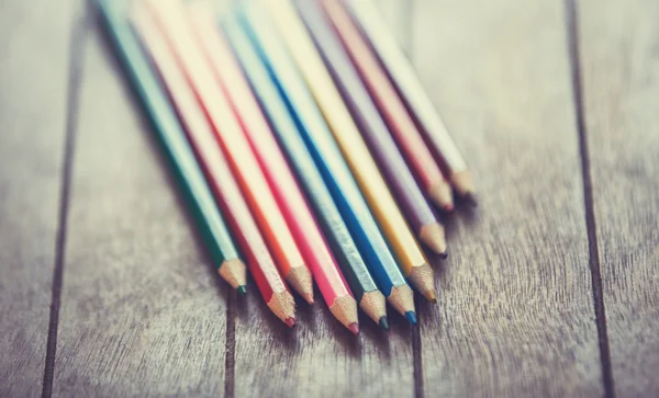 Crayons de couleur. Photo en couleur vintage style d'image . — Photo