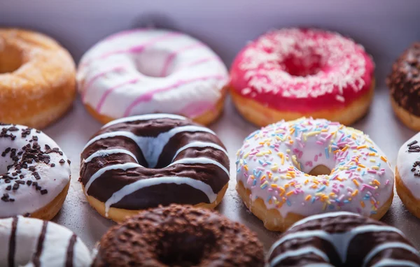 Donuts em caixa . — Fotografia de Stock