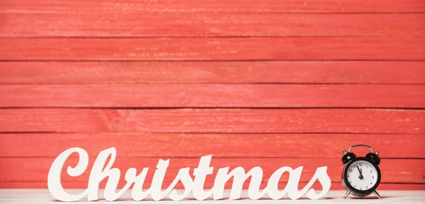 目覚まし時計と木製の単語クリスマス. — ストック写真