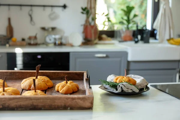 Schreibtisch Mit Kürbiskeksen Der Küche — Stockfoto