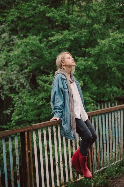 Blonde Demin Jacket Red Boots Bridge River Country — Stock Photo, Image