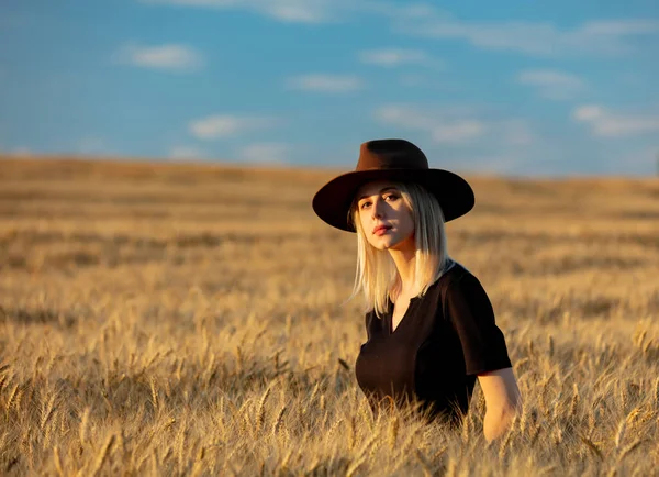 Blonde Woman Black Dress Hat Wheat Field Autumn Season Time — Stock Photo, Image