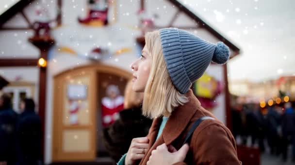 Blonde Woman Christmas Market Dresden Germany — Stock Video