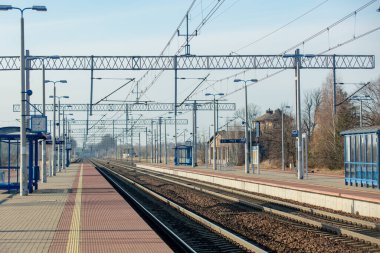 27 Kasım 2019 - Malczyce, Polonya: Malczyce, Polonya 'da bir köydeki tren istasyonu