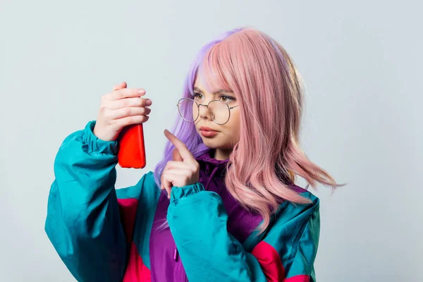 Beautiful Yandere Girl Purple Hair 80S Tracksuit Take Selfie Gray — Photo