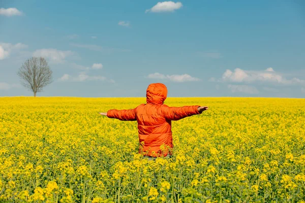 Stylish Man Orange Jacket Rapeseed Field — Stok fotoğraf