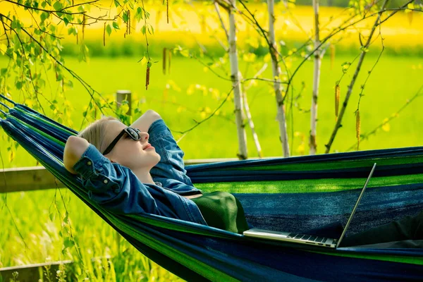 Woman Have Rest Hammock Village Countryside — Stock Photo, Image
