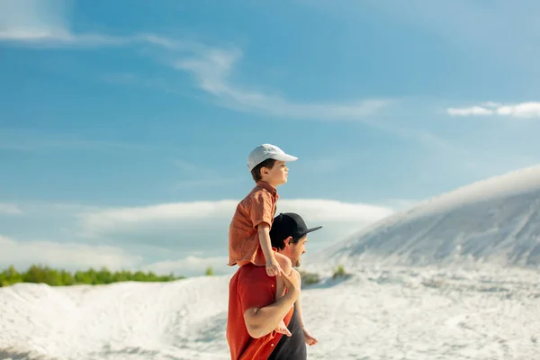 Father Son White Sand Desert Summer Time — ストック写真