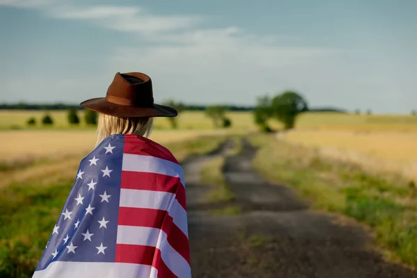 Woman Usa Flag Hat Country Road — Stock Photo, Image