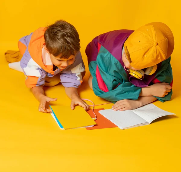 Two Kids Stylish Vintage 80S Clothes Have Fun Yellow Background — Fotografia de Stock