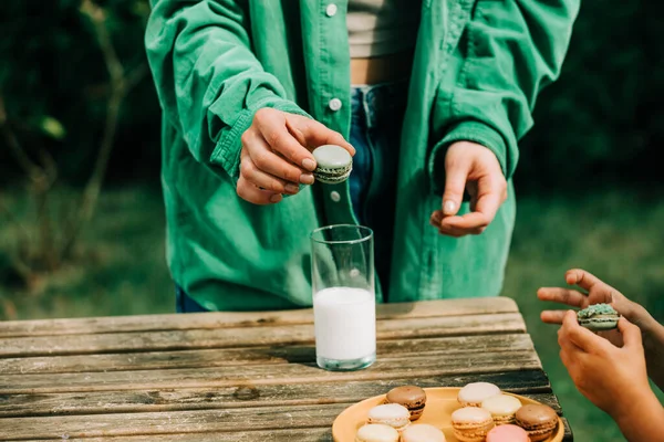 Mother Son Eating Macaron Cookies Outdoor — Stock Photo, Image