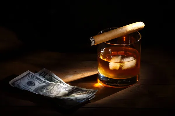 Whiskey and cigar — Stock Photo, Image