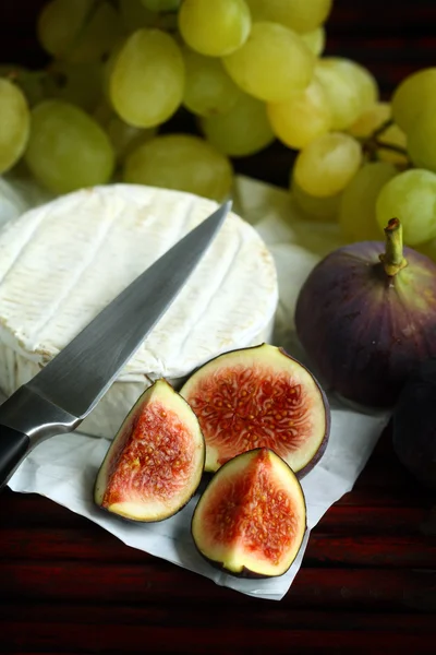 Feigen und Käse — Stockfoto