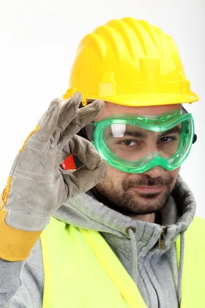 Worker showing OK sign — Stock Photo, Image