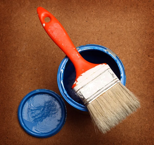 Brush  on tin can — Stock Photo, Image