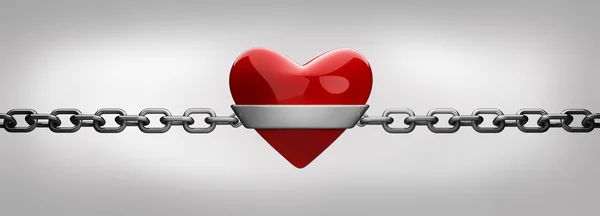Kırmızı kalp ve Gümüş Zincir üzerinde beyaz izole — Stok fotoğraf
