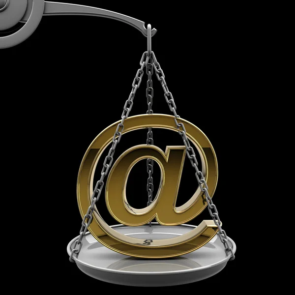 Skala med gyllene mail symbol — Stockfoto