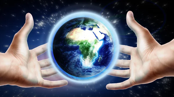 Föld bolygó a kezét. Koncepció — Stock Fotó