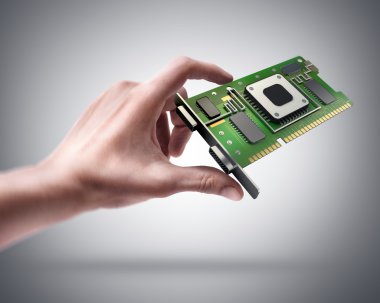 Grafik kartı Gpu tutan el