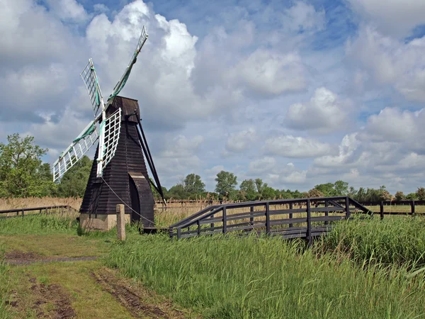 17th century wooden wind driven fen drainage pump. — Stock Photo, Image