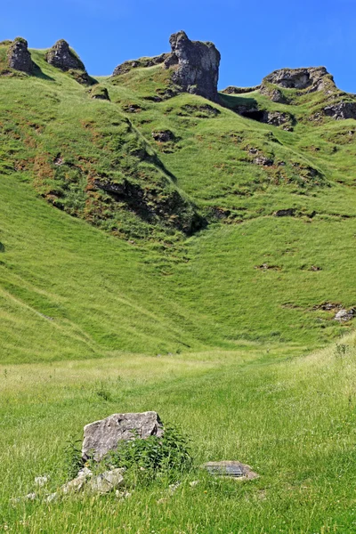 Winnats nepoletí poblíž castleton v derbyshire. — Stock fotografie