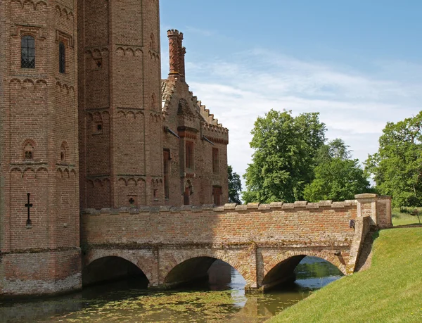 Oxburgh hall, otoczonego fosą dworek. — Zdjęcie stockowe