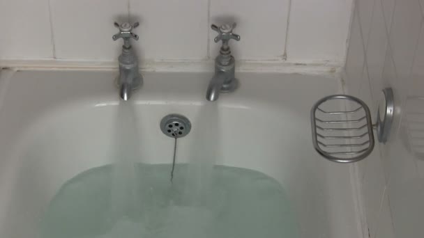 Robinets de bain éteints . — Video