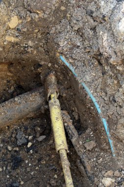 yeraltı boru geçiren onarım çalışması