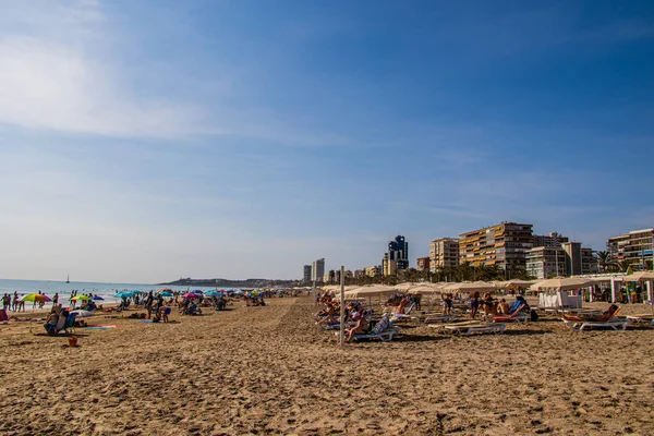 Hermoso Paisaje Costero Con Una Playa Ciudad Española Alicante Cálido — Foto de Stock