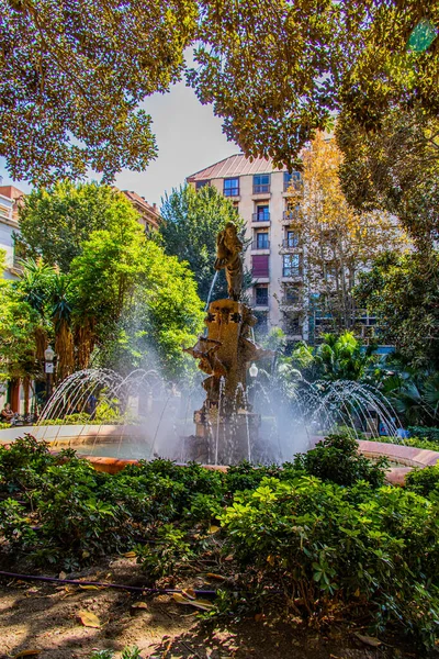 Beau Paysage Estival Urbain Alicante Fuente Aguadora Avec Photo Arbres — Photo