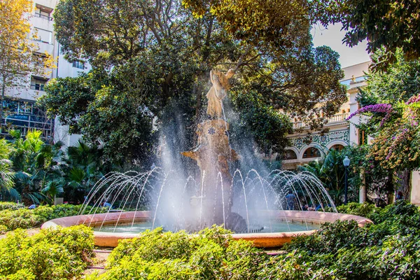 Gyönyörű Városi Nyári Táj Alicante Fuente Aguadora Fotóval Fák Spanyolországban — Stock Fotó