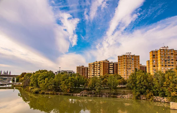 Beautiful Autumn Natural View Ebro River Zaragoza — Stock Photo, Image