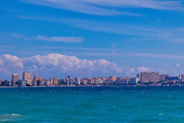 Bela Paisagem Praia Verão Cidade Espanhola Alicante Dia Ensolarado — Fotografia de Stock