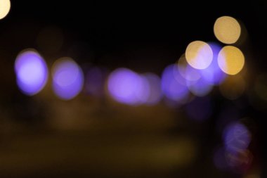 Güzel renkli bir Noel arkaplanı ve siyah bir arkaplanı var.