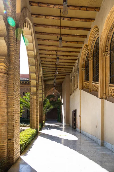 Schöne Große Historische Saragossa Spanien Einem Warmen Sonnigen Tag Inneren — Stockfoto