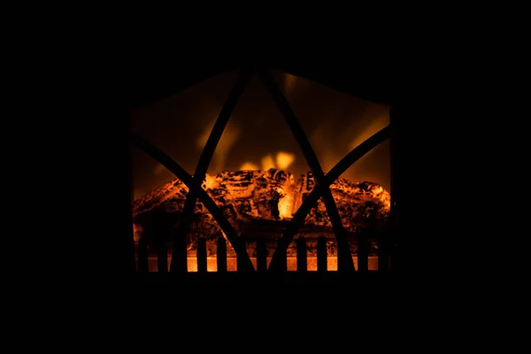 Bonito Inverno Fundo Preto Com Lareira Fogo Ardente Quente Vermelho — Fotografia de Stock