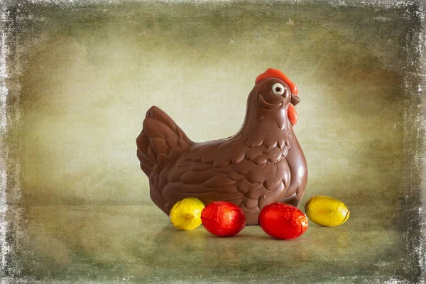 Belo Chanterelle Páscoa Chocolate Fundo Com Ovos Chocolate — Fotografia de Stock