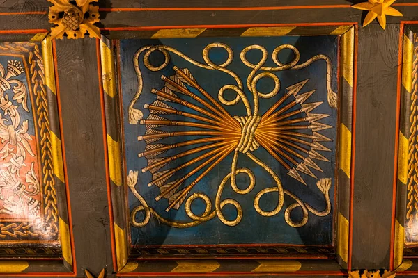 İspanya 'daki bir saraydan tarihi altın tavanlar.