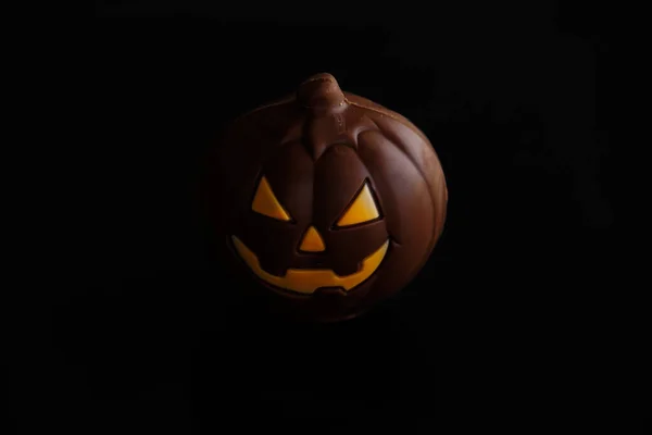 Mooie Chocolade Halloween Pompoen Jack Lantaarn Donkere Achtergrond — Stockfoto