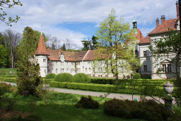 Hunting castle of Count Schonborn in Carpaty — Stock Photo, Image