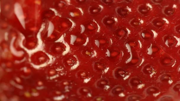 草莓和水降 — 图库视频影像