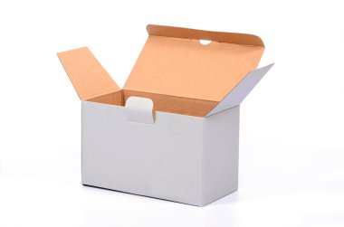 boş geri dönüşümlü karton kutu açmak