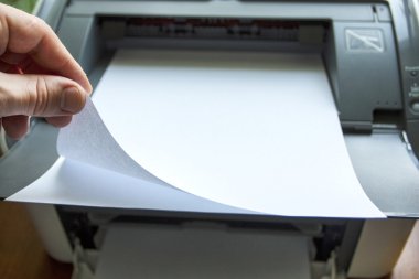 Süreç kağıt temiz çarşaf üzerinde tuşuna basın.