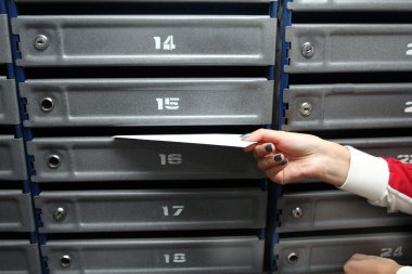 numaralı posta kutuları kümesi