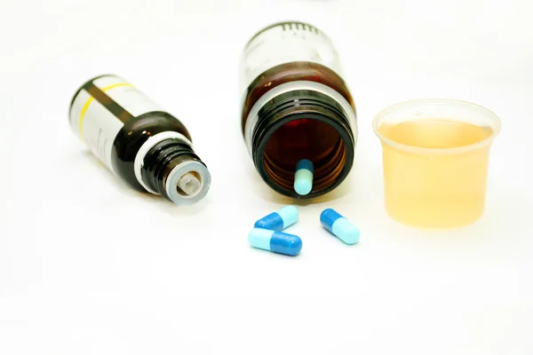 Different pharmacological preparations - tablets and pills — Stock Photo, Image