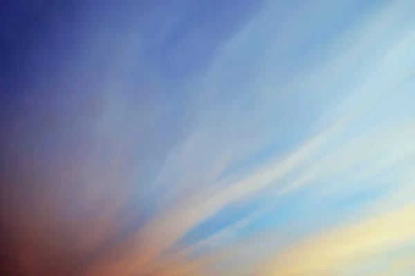 Céu Bonito Com Nuvens Diferentes Cores Tons Durante Pôr Sol — Fotografia de Stock