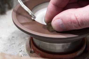 kesme taş citrine işlemidir. tipi kesme - Portekizce